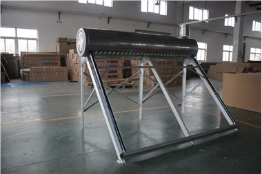 Cum afectează un încălzitor solar de apă presiunea generală a apei într-o casă?